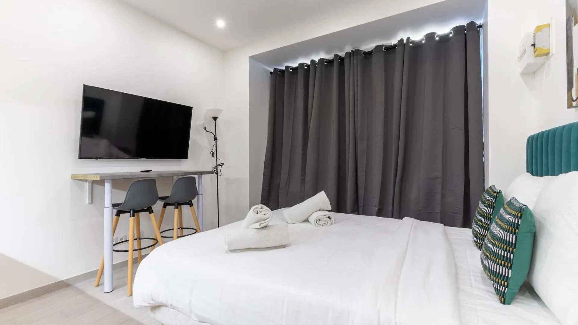 Studio De Charme Au Coeur Des Batignolles Appartamento Parigi