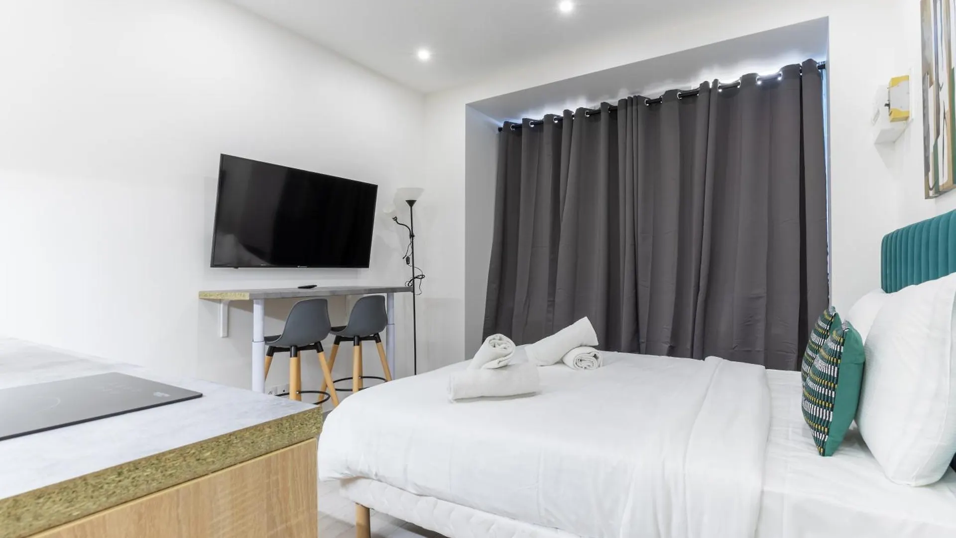 Studio De Charme Au Coeur Des Batignolles Parigi